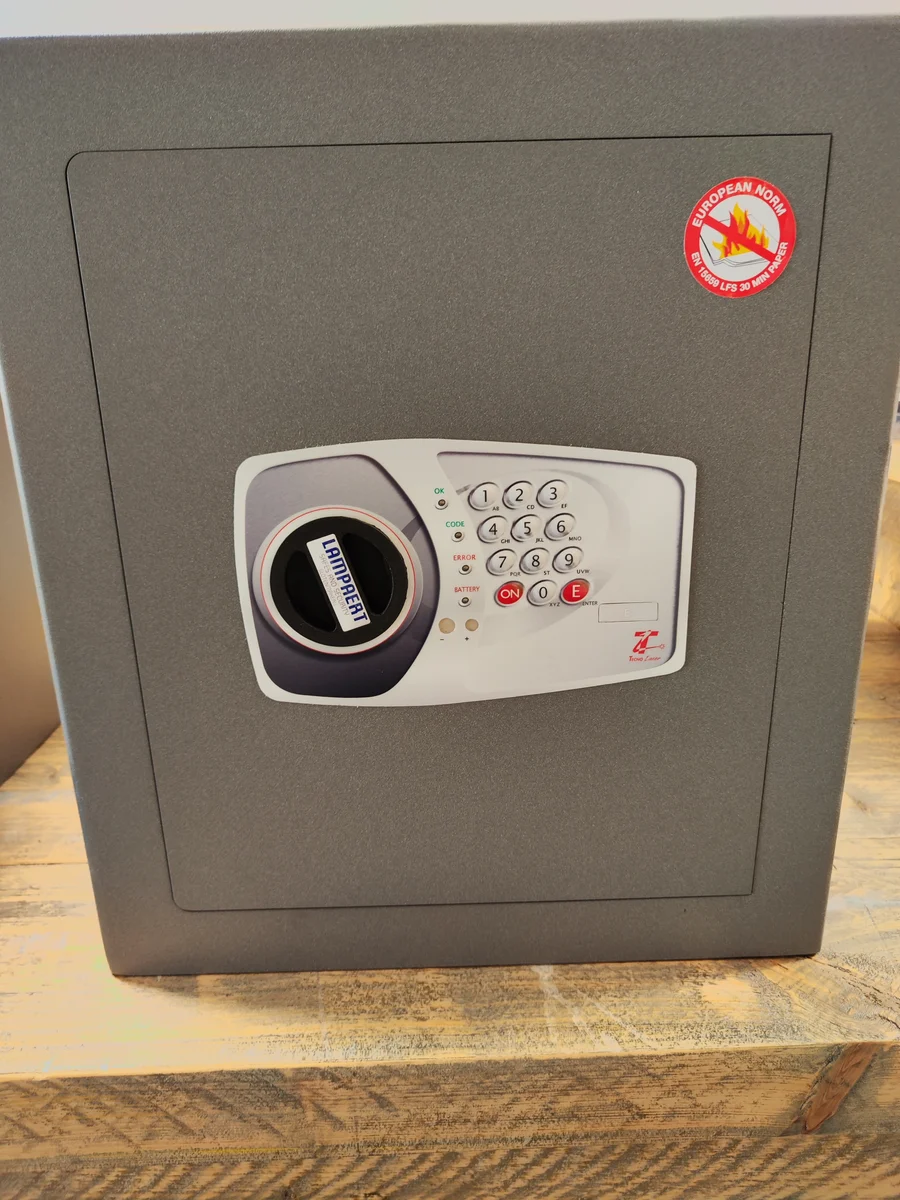 LDPE model 7 — eigen foto van Sloten Lampaert — buitenzijde